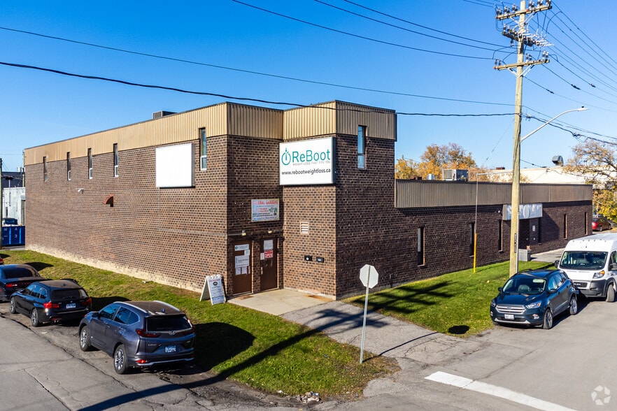 858-868 Campbell Av, Ottawa, ON for rent - Primary Photo - Image 1 of 4