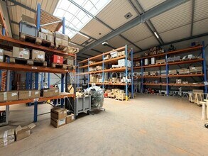 Light Industrial in Limonest for sale Interior Photo- Image 2 of 4