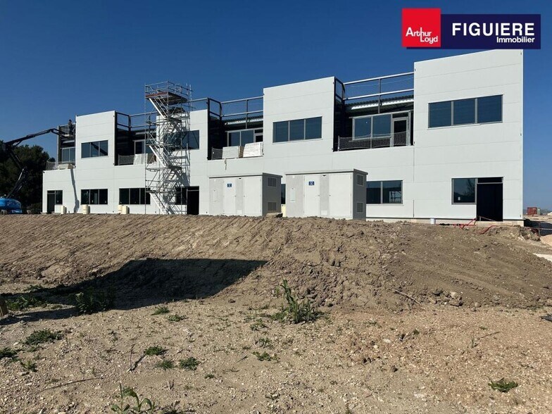 Light Industrial in Marignane for sale - Building Photo - Image 2 of 18