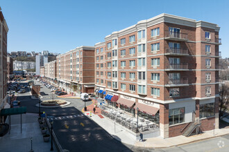 225 River Rd, Edgewater, NJ for rent Building Photo- Image 1 of 6