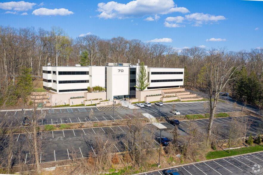 70 Hilltop Rd, Ramsey, NJ for rent - Building Photo - Image 3 of 6