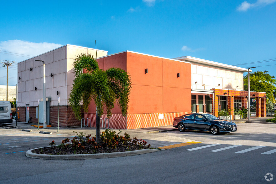 8001 NW 36th St, Doral, FL for rent - Building Photo - Image 1 of 3