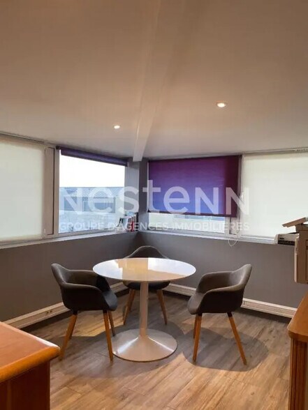 Office in Vannes for sale - Interior Photo - Image 2 of 5