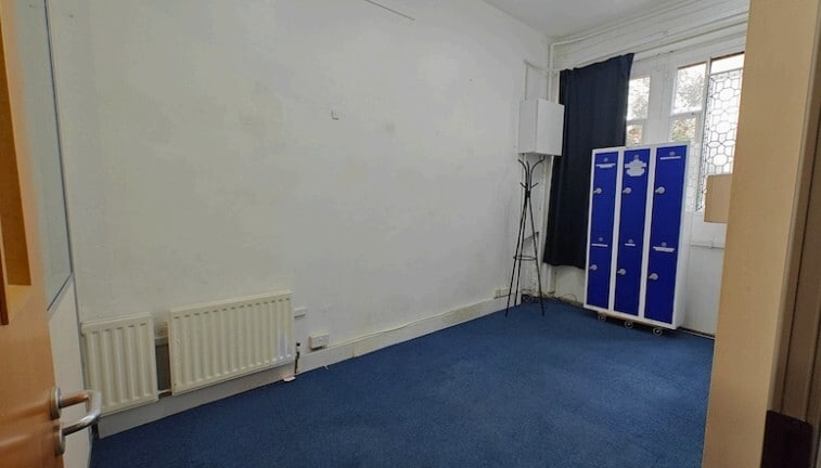 26-26A Astwood Mews, London to rent Interior Photo- Image 1 of 5