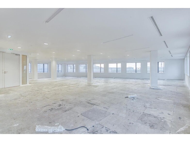 155 Rue Anatole France, Levallois-Perret to rent - Building Photo - Image 3 of 20