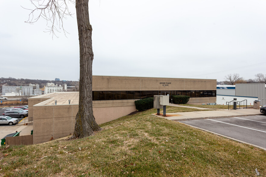 1155-1220 Adams St, Kansas City, KS for rent - Building Photo - Image 2 of 12