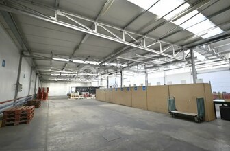 Light Industrial in Saint-Genis-Laval to rent Interior Photo- Image 2 of 10