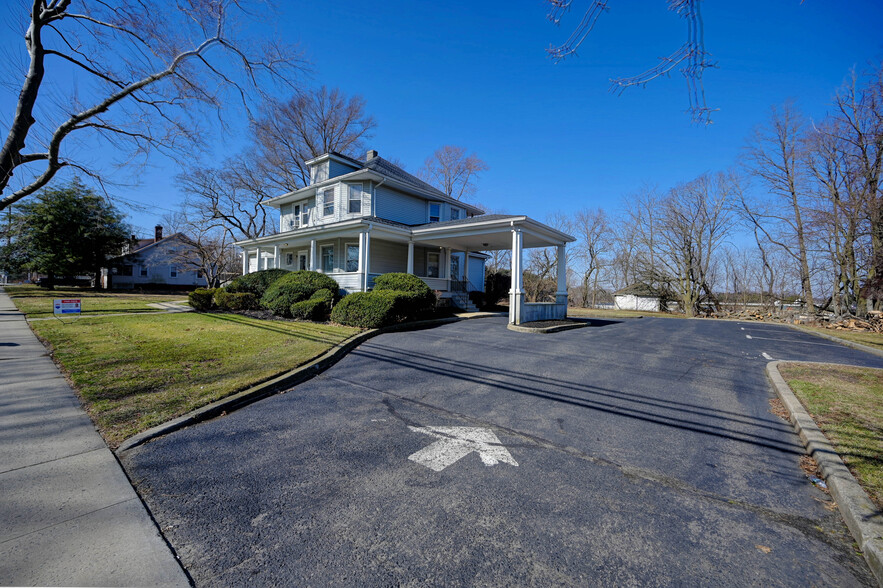 149 W Main St, Freehold, NJ for sale - Building Photo - Image 1 of 1