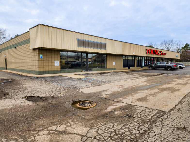 1301 W Holmes Rd, Lansing, MI for rent - Building Photo - Image 1 of 5