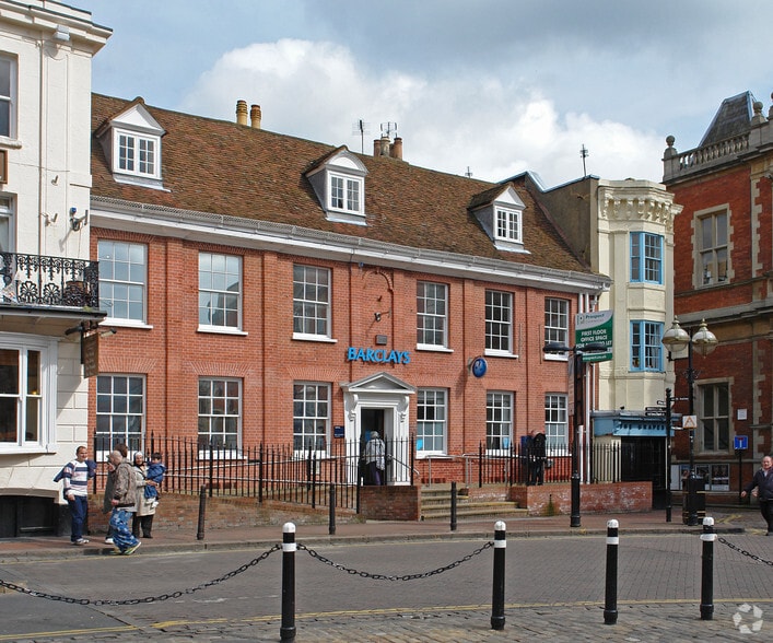 34 Market Sq, Aylesbury for sale - Building Photo - Image 3 of 5