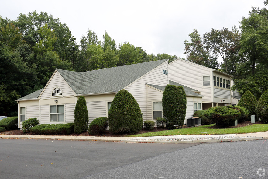 600 Birchfield Dr, Mount Laurel, NJ for sale - Primary Photo - Image 1 of 1