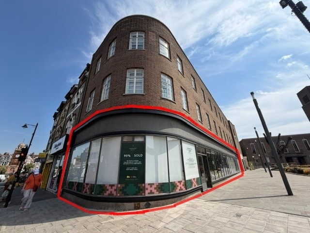 26 The Broadway, London to rent - Building Photo - Image 1 of 6