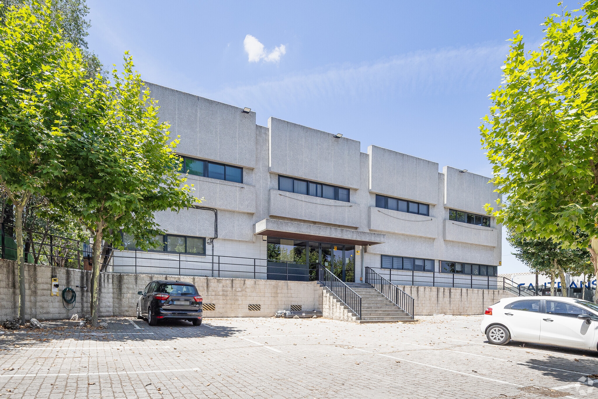 Avenida Fuentemar, 16, Coslada, Madrid to rent Primary Photo- Image 1 of 31