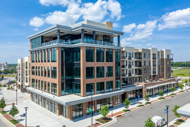 More details for W 87th St Pky, Lenexa, KS - Retail to Rent