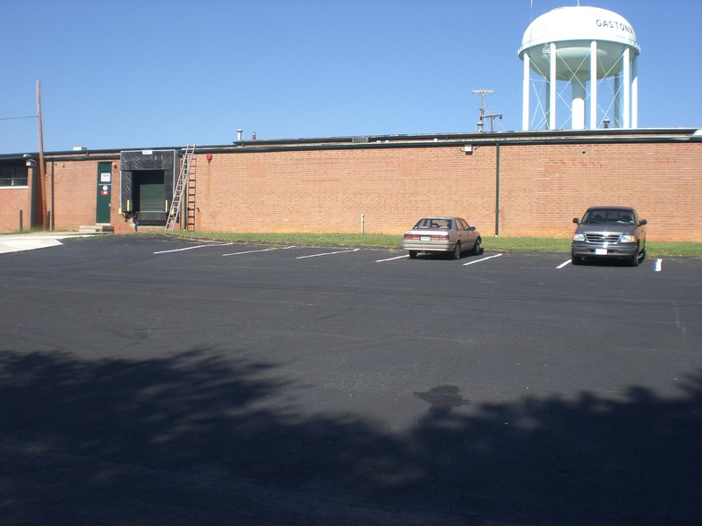 1230-1236 Industrial Ave, Gastonia, NC for rent - Building Photo - Image 3 of 17