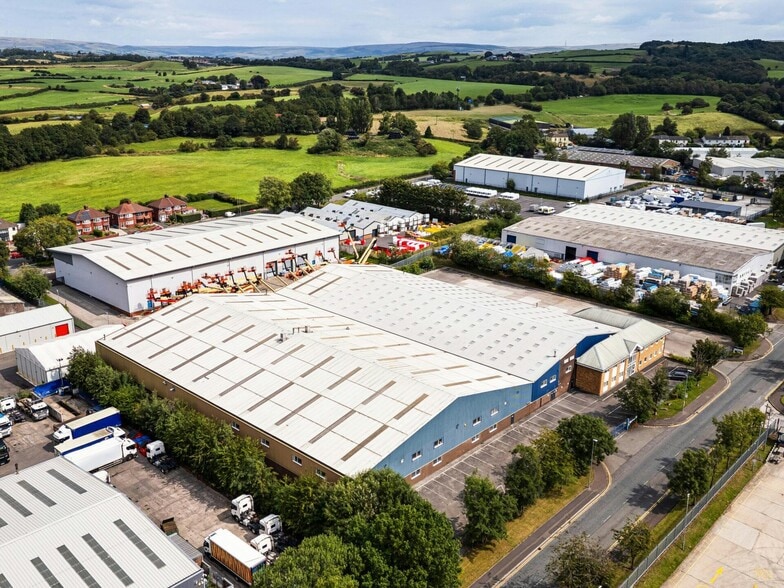 5 Finlan Rd, Manchester to rent - Building Photo - Image 3 of 5