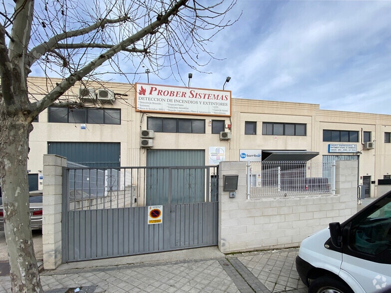 Calle de Juan de la Cierva, 13, Arroyomolinos, Madrid for sale - Building Photo - Image 2 of 3