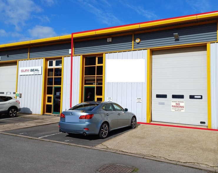 Unit B Welland Court, Riverside Industrial Estate, Market Harborough to rent - Building Photo - Image 3 of 4