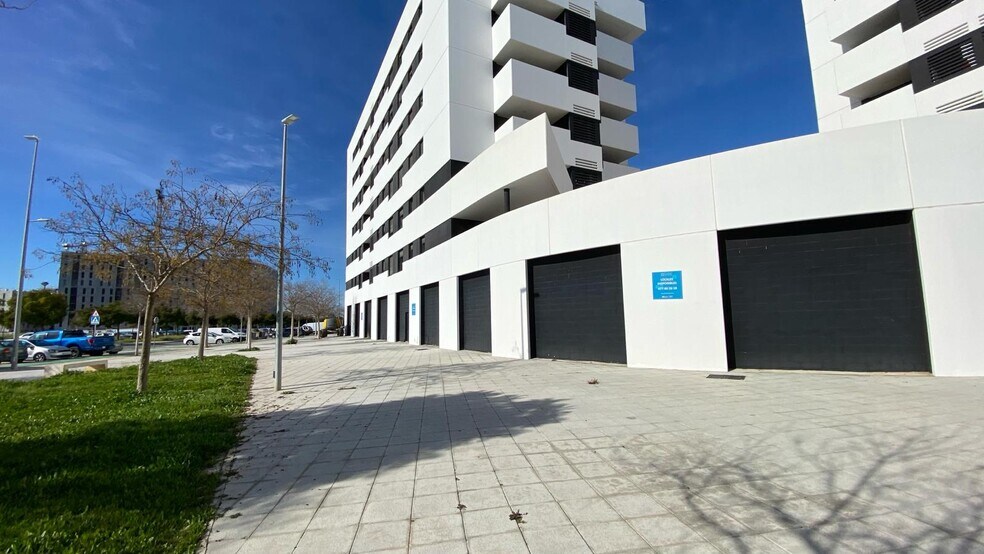 Calle Francisco González García, 3, Seville, Sevilla to rent - Building Photo - Image 2 of 6