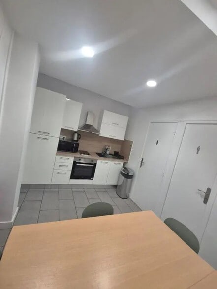 Office in Marseille to rent - Building Photo - Image 3 of 6