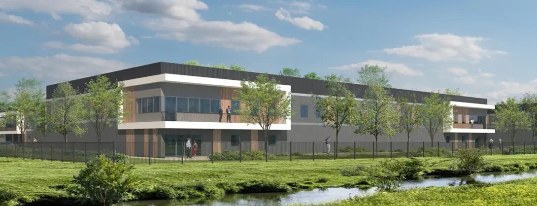 Light Industrial in Persan for sale Building Photo- Image 1 of 3