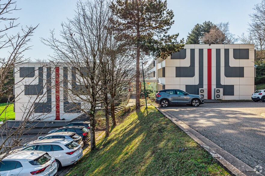 42 Chemin Du Moulin Carron, Écully to rent - Building Photo - Image 2 of 2