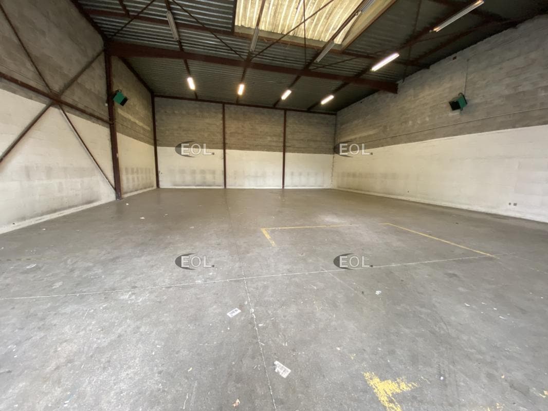 Light Industrial in Chilly-Mazarin to rent Interior Photo- Image 1 of 6