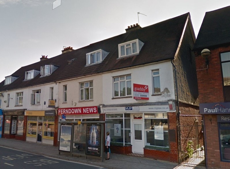 1820 Victoria Rd, Ferndown BH22 9HZ UK