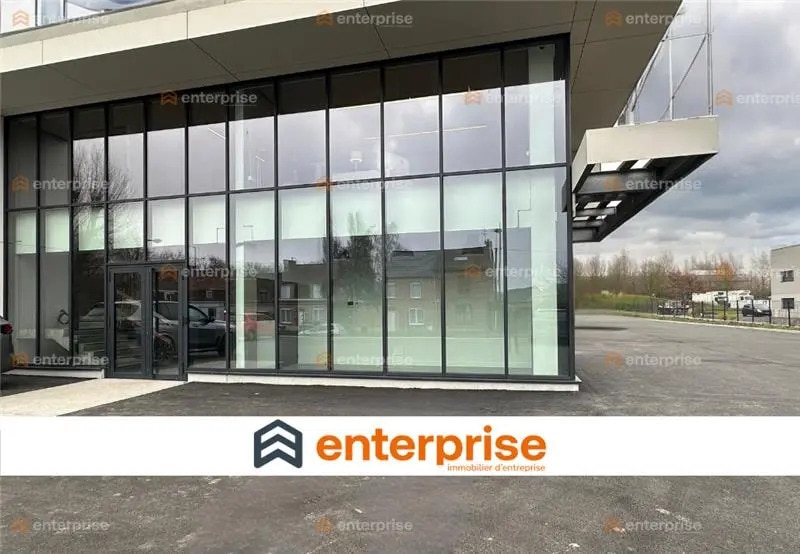 Location Bureaux 140 m² - Photo 1