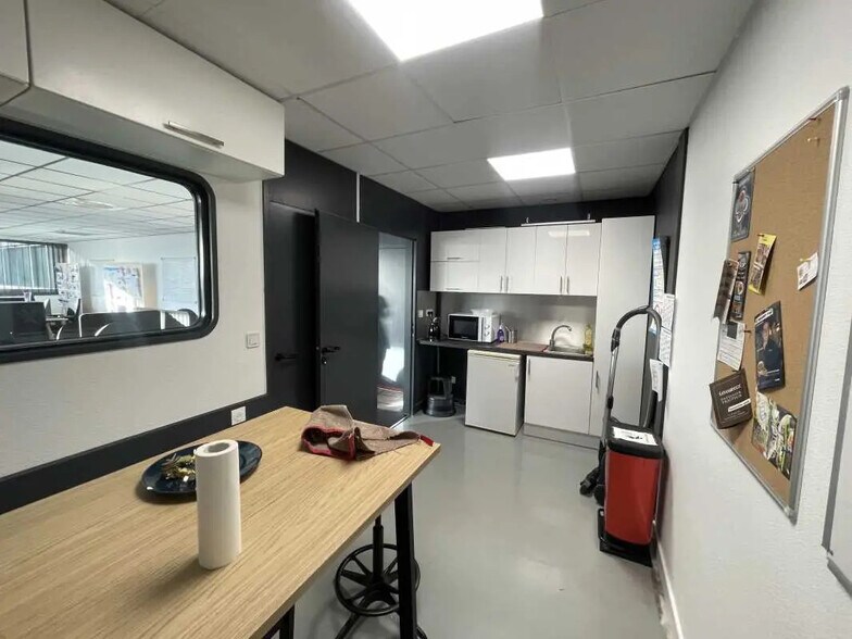 Office in Bordeaux to rent - Interior Photo - Image 3 of 6