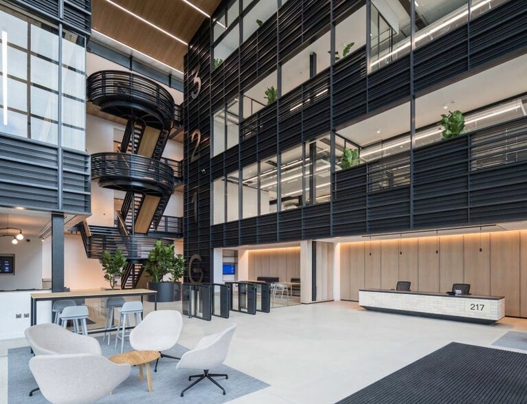 217 Bath Rd, Slough to rent - Building Photo - Image 3 of 10