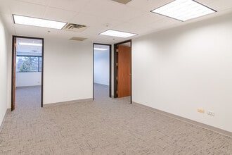 1020 Milwaukee Ave, Deerfield, IL to rent Building Photo- Image 2 of 4