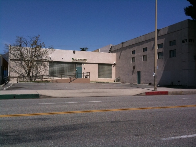 671 W Broadway, Glendale, CA for rent - Building Photo - Image 2 of 7