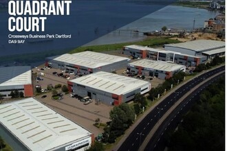 Quadrant Ct, Greenhithe to rent Building Photo- Image 1 of 4