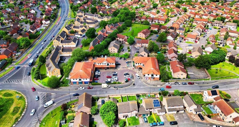 Pear Tree Rd, Bradley Stoke to rent - Building Photo - Image 3 of 8
