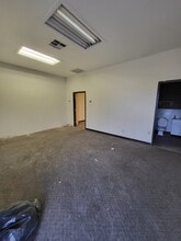 600 W Sunset Rd, Henderson, NV to rent Building Photo- Image 2 of 5