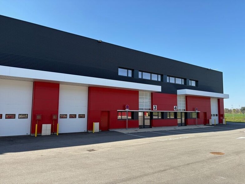 Chemin De Savoyan, Heyrieux to rent - Building Photo - Image 1 of 8