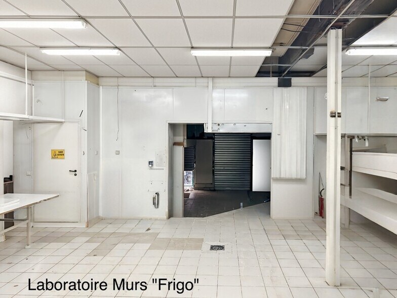 Retail in Lyon to rent - Interior Photo - Image 3 of 3