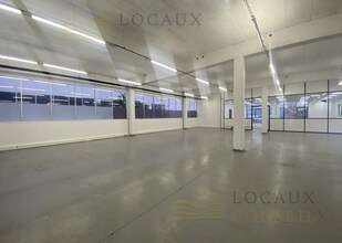 Retail in Bezons to rent Interior Photo- Image 2 of 9