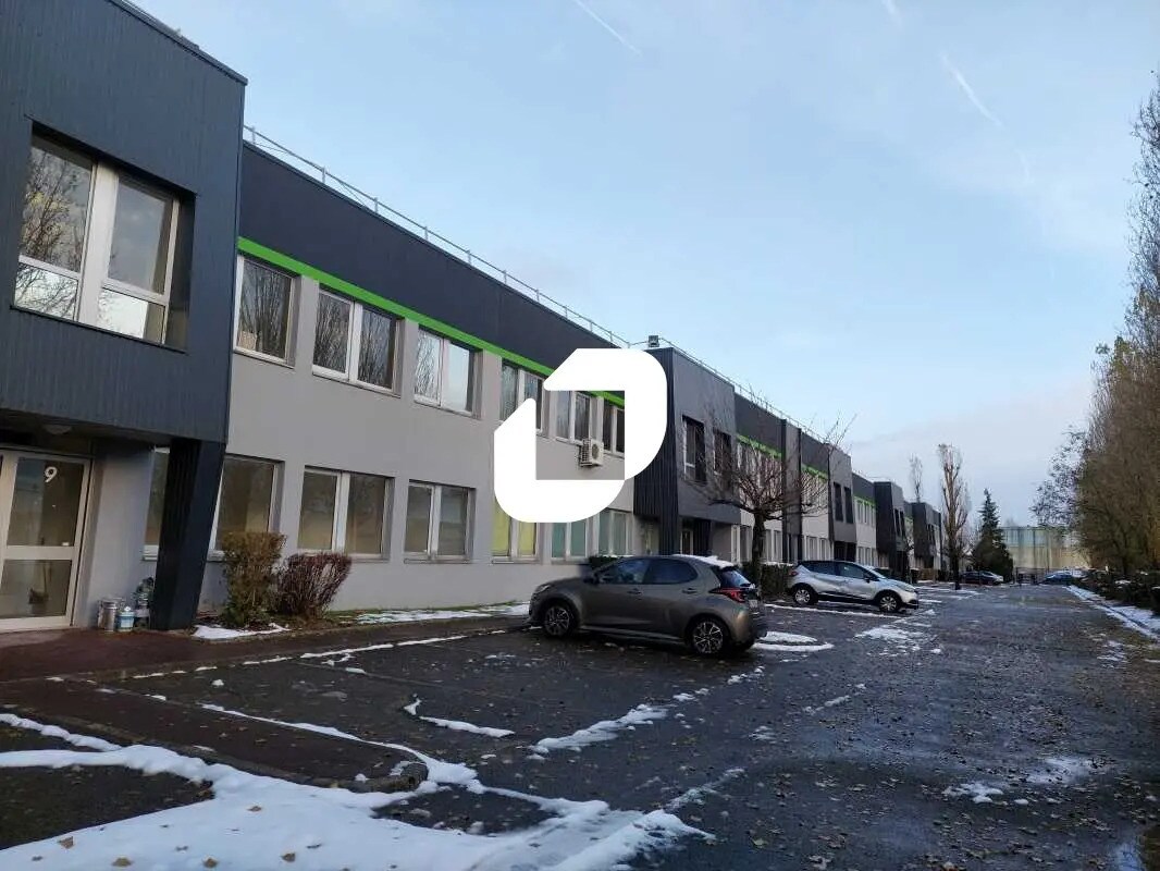 36 Rue Des Osiers, Coignières to rent Primary Photo- Image 1 of 15
