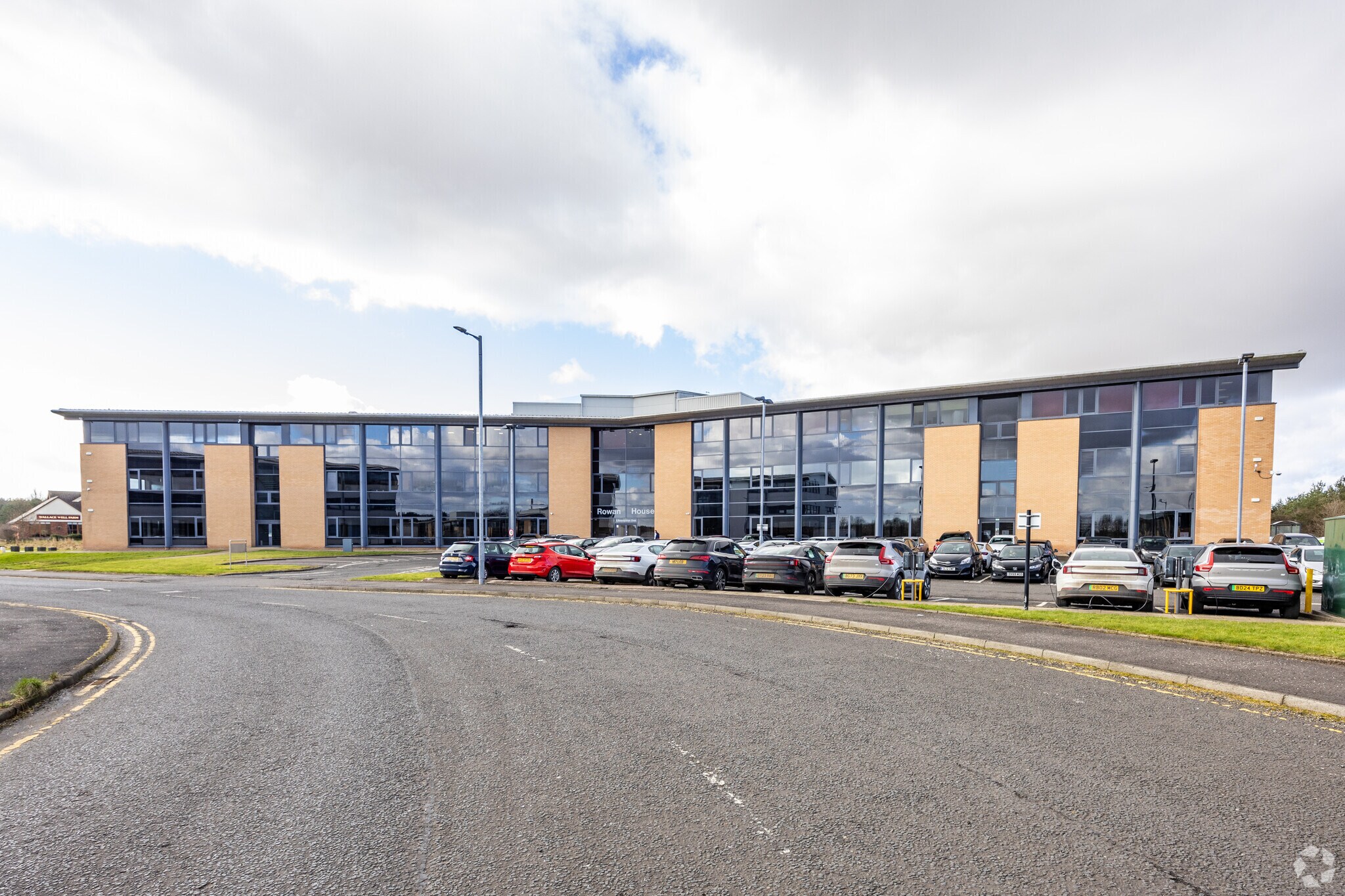 1 Robroyston Oval, Glasgow for sale Primary Photo- Image 1 of 1