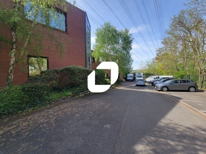 Office in Igny to rent - Building Photo - Image 2 of 15