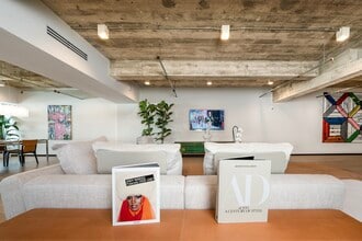 605 lincoln Rd, Miami Beach, FL to rent Interior Photo- Image 2 of 19