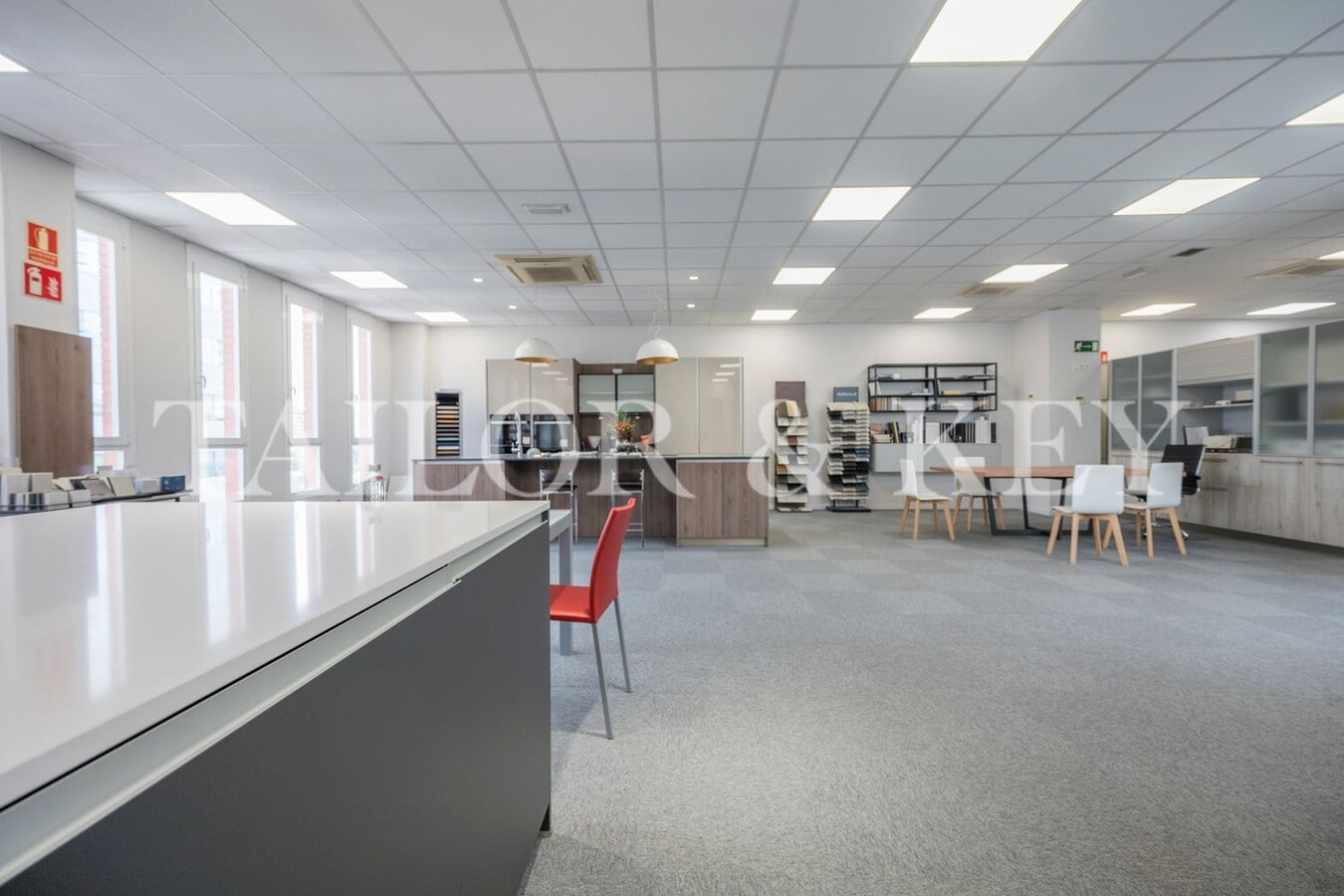 Madrid, MAD 28050 - Unit 01 -  - Interior Photo - Image 1 of 17