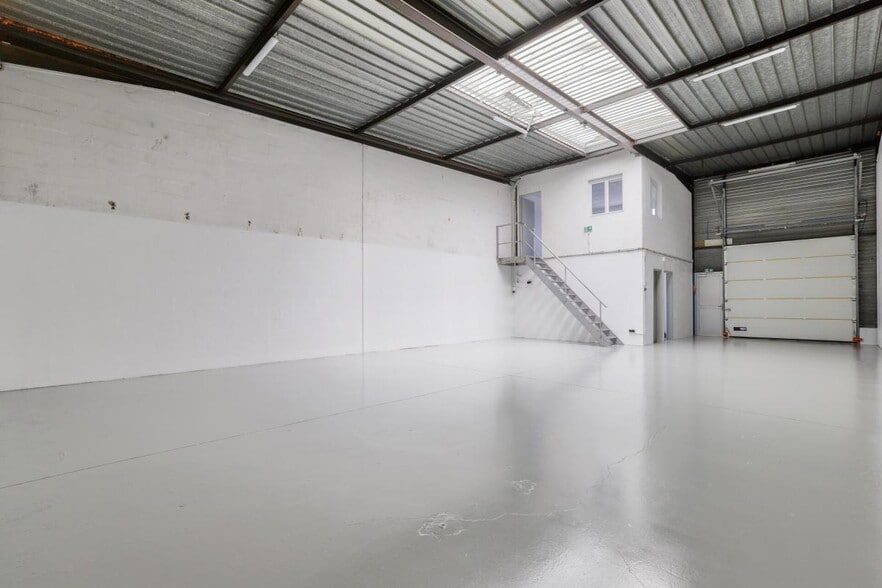 6 Rue Du Bois Des Ponts, SAINT-OUEN-L'AUMONE to rent - Building Photo - Image 1 of 9