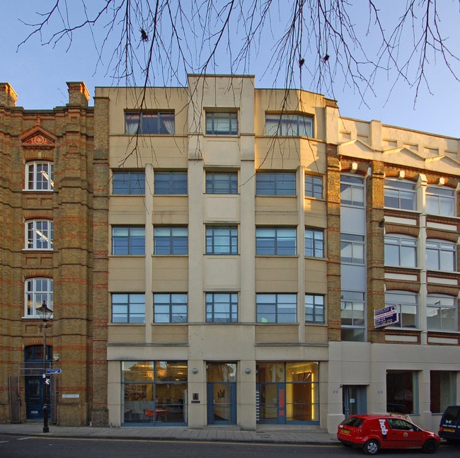 More details for 18 Bowling Green Ln, London - Office for Sale