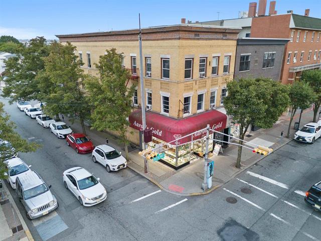 520 Broadway, Bayonne, NJ for sale - Building Photo - Image 1 of 15