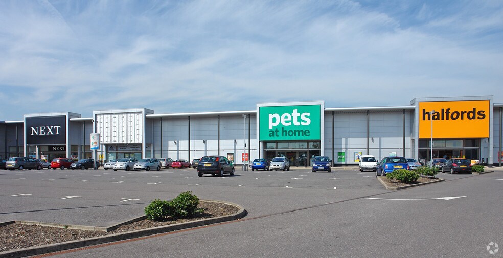 Rose Kiln Ln, Reading, RG2 0HS Retail for Sale UK