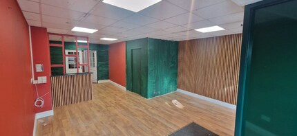 21 Parliament Street, Isle Of Man to rent Interior Photo- Image 2 of 12