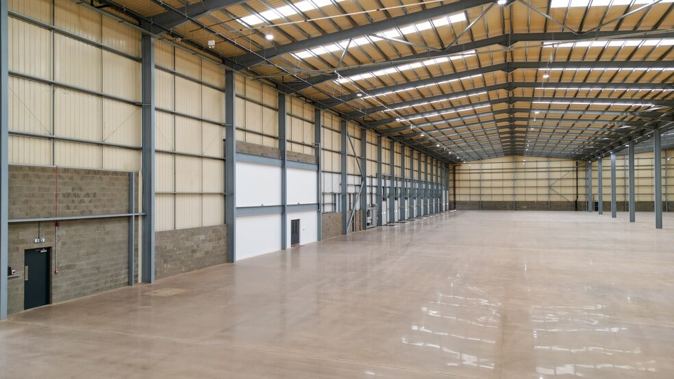 Fawsley Dr, Daventry to rent - Interior Photo - Image 2 of 4